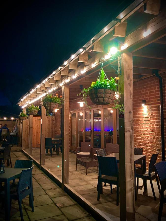 Hotel Crown & Anchor Woking Exterior foto